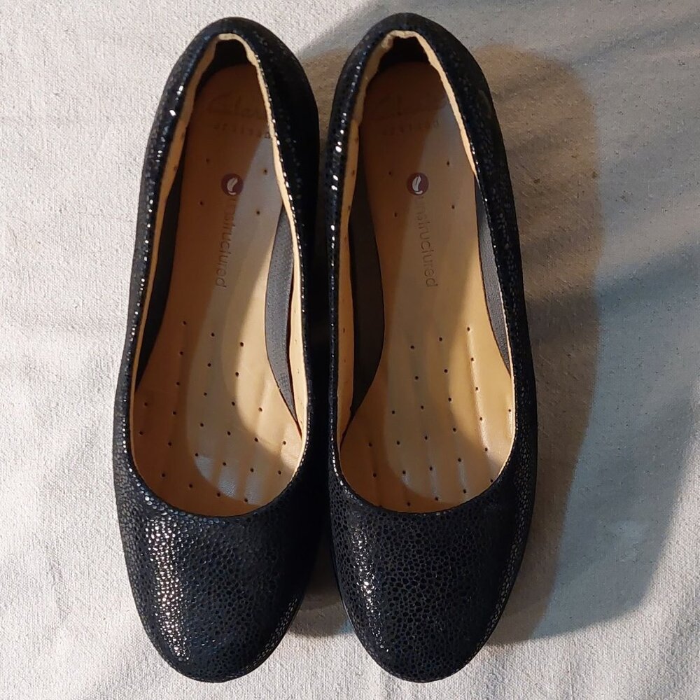 Clarks Un Estie Unstructured Slip-On Wedge/Pump Dress Shoe Black Size: 10R